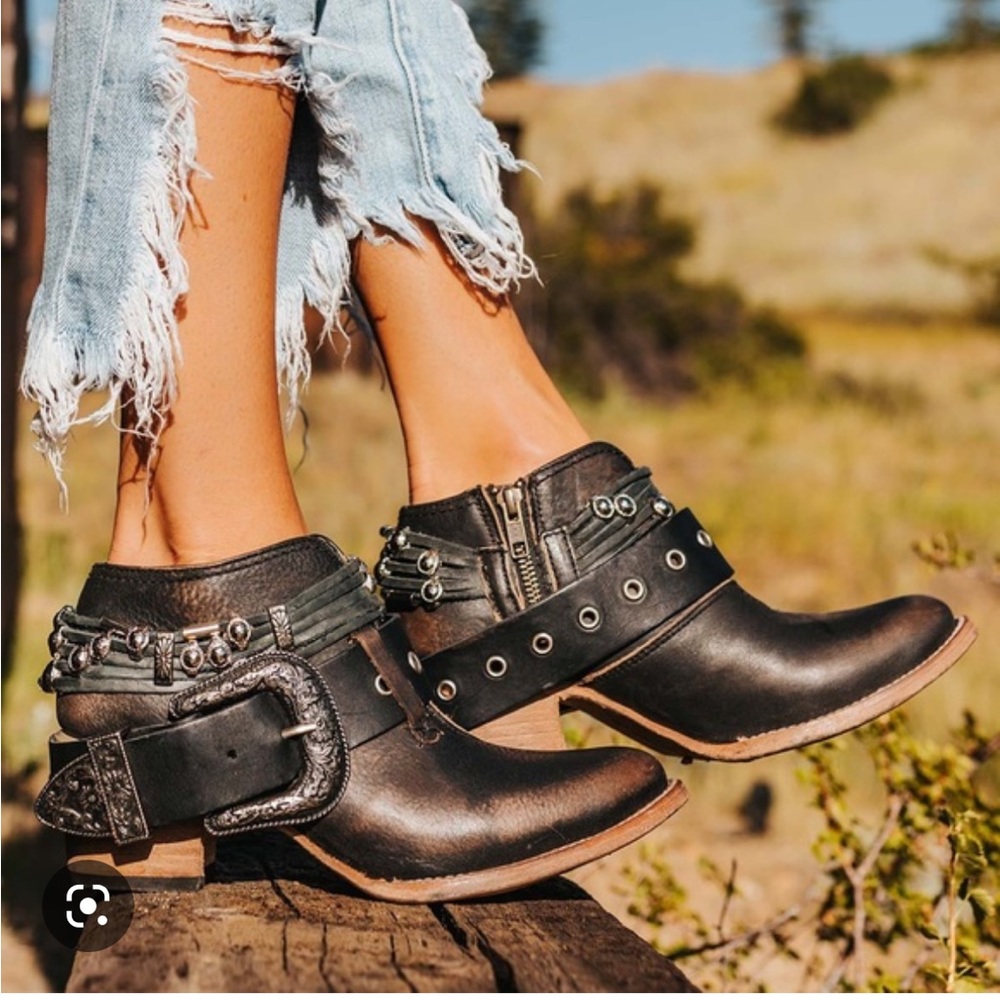 Freebird saloon moto low ankle booties buckle western chain straps real leather